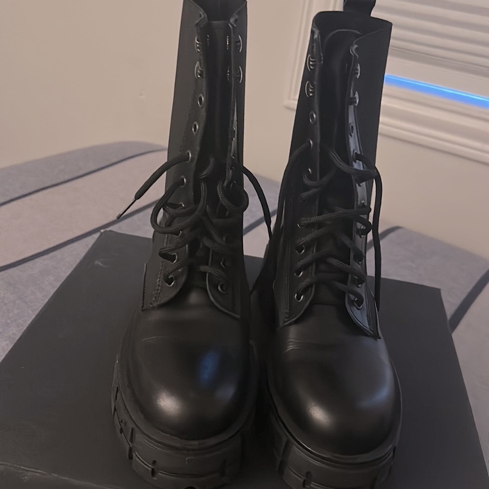 Womens military style Yoox ankle boots - Picture 2 of 4